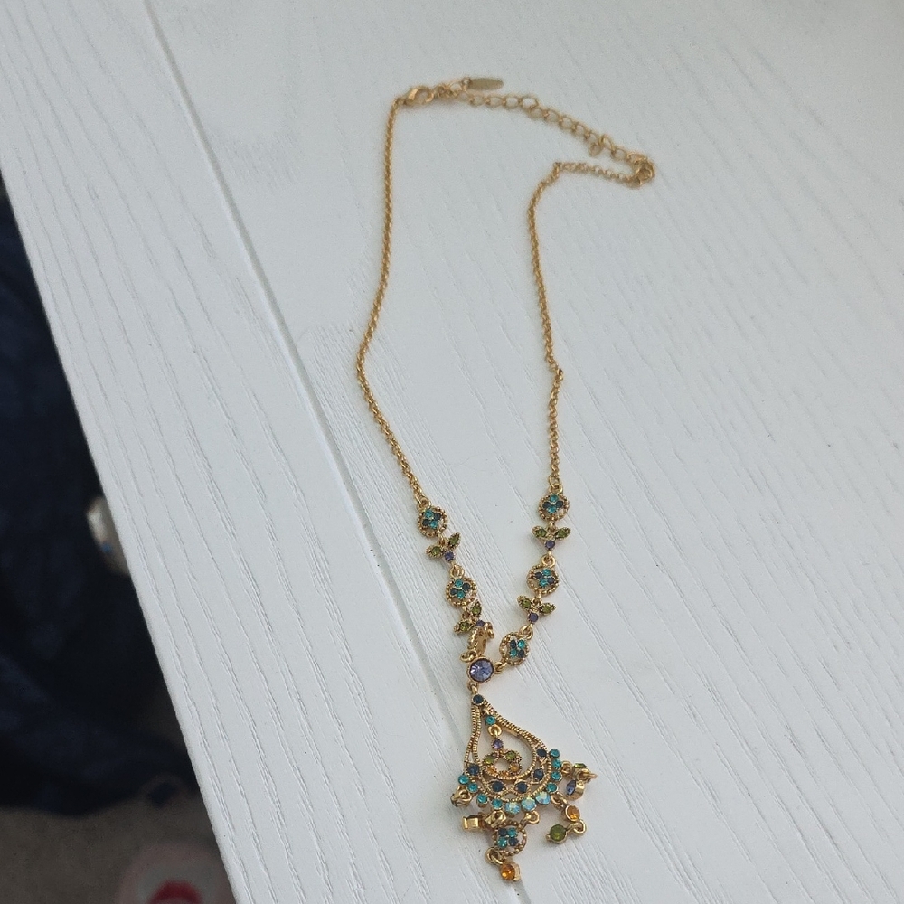 Elegant Gold and Green Necklace
